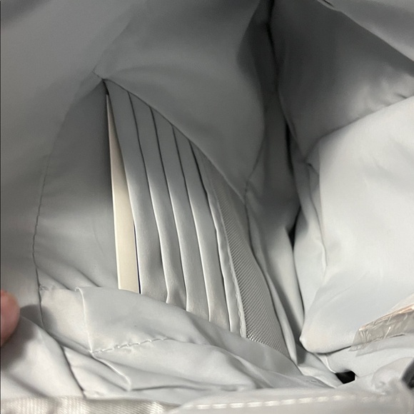 TRAVELON ANTI-THEFT Gray crossbody Bag New! - Picture 8 of 13